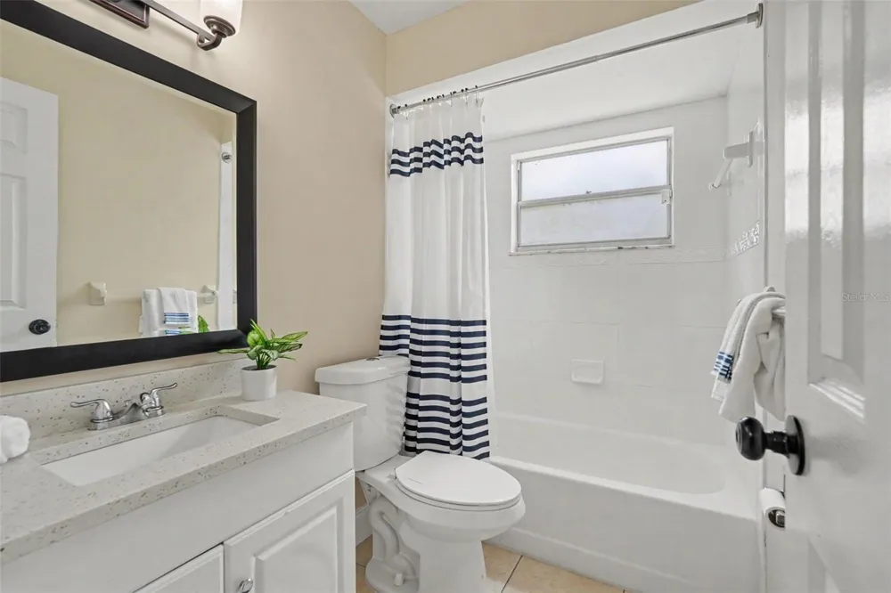 5733 66TH LANE St Petersburg, FL 33709