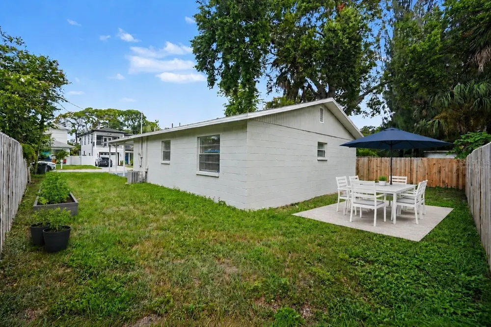 5733 66TH LANE St Petersburg, FL 33709