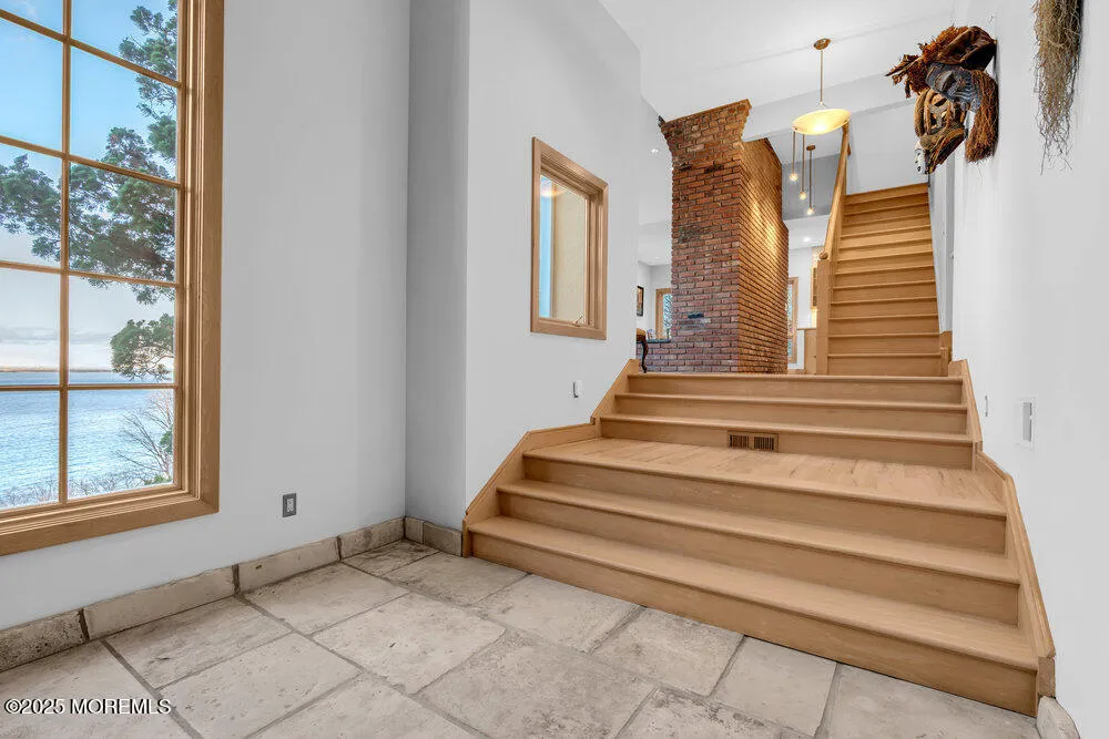 18 Belvidere Road Atlantic Highlands, NJ 07716