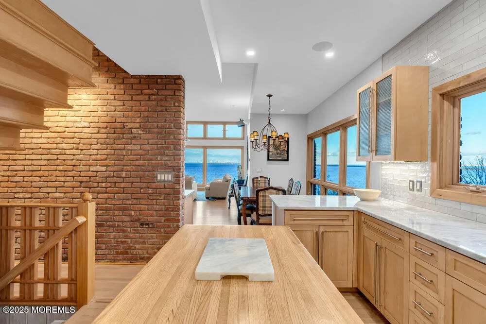 18 Belvidere Road Atlantic Highlands, NJ 07716