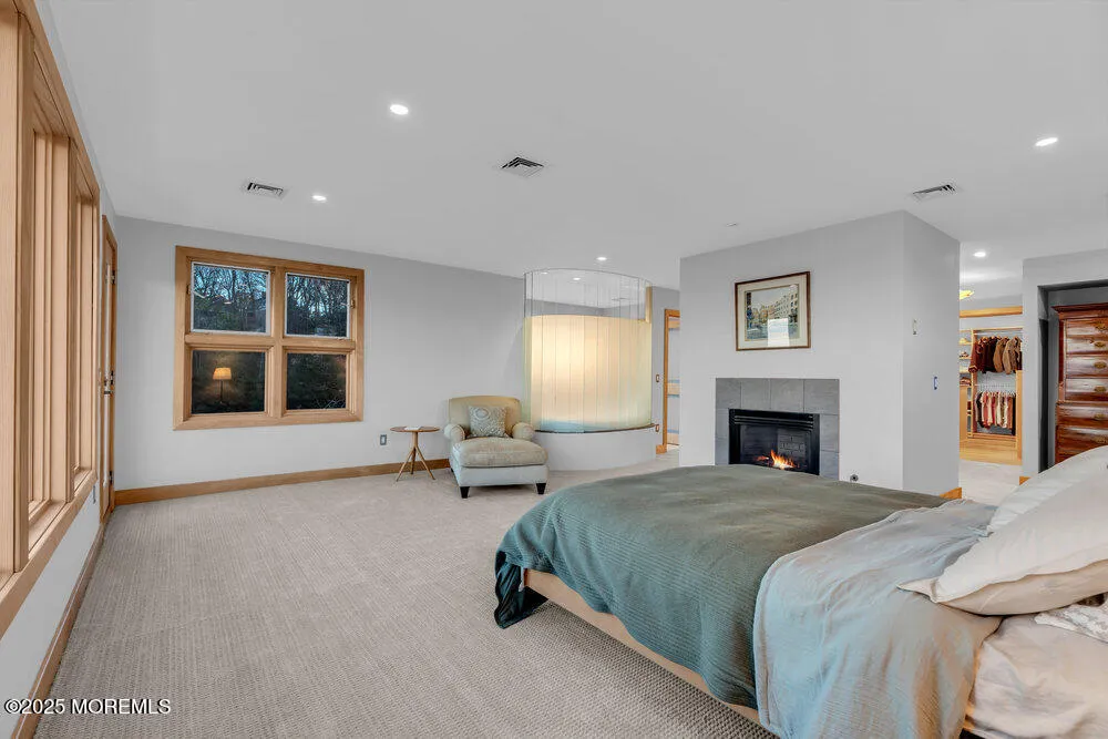 18 Belvidere Road Atlantic Highlands, NJ 07716