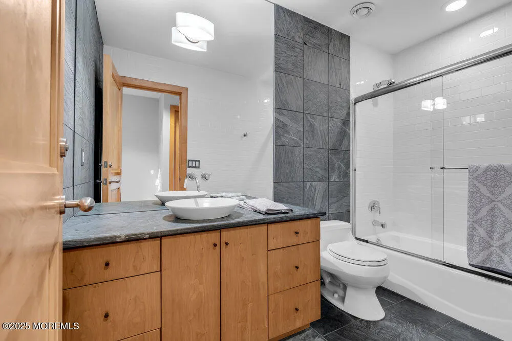 18 Belvidere Road Atlantic Highlands, NJ 07716