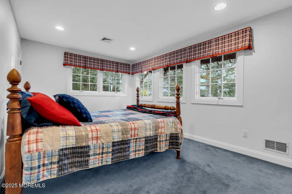 18 Belvidere Road Atlantic Highlands, NJ 07716