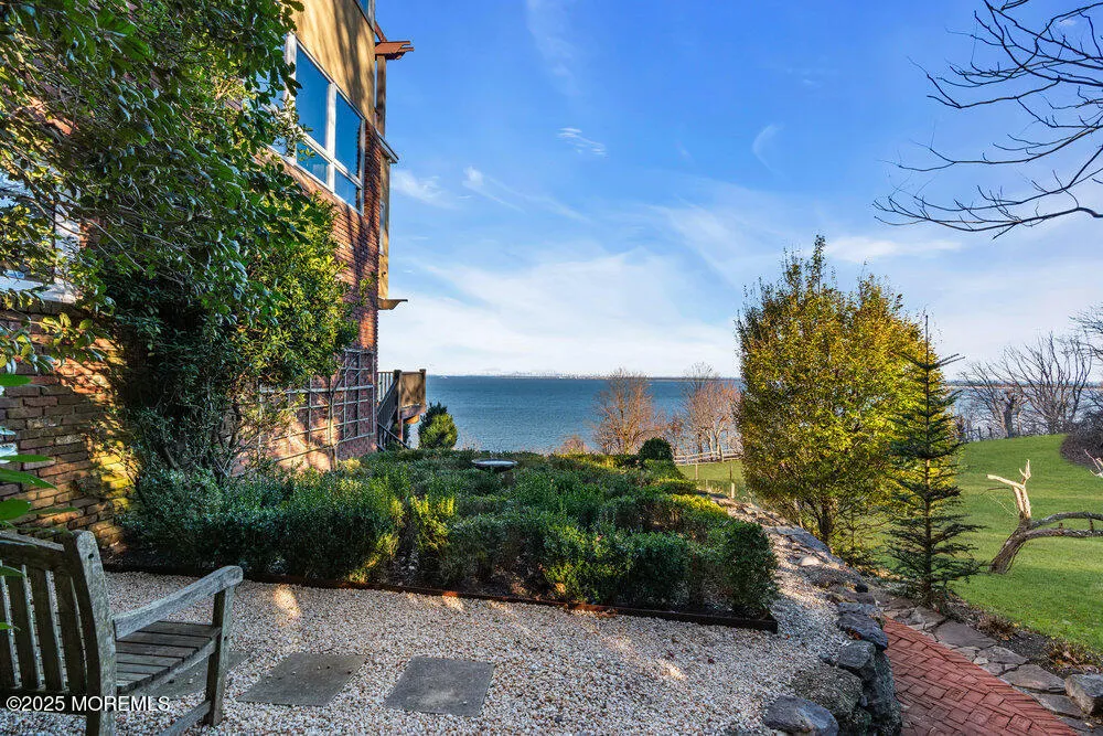 18 Belvidere Road Atlantic Highlands, NJ 07716
