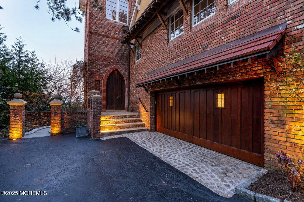 18 Belvidere Road Atlantic Highlands, NJ 07716