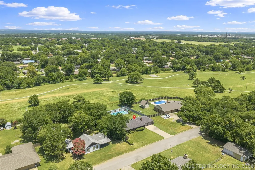 617 Wallace NW Ardmore, OK 73401