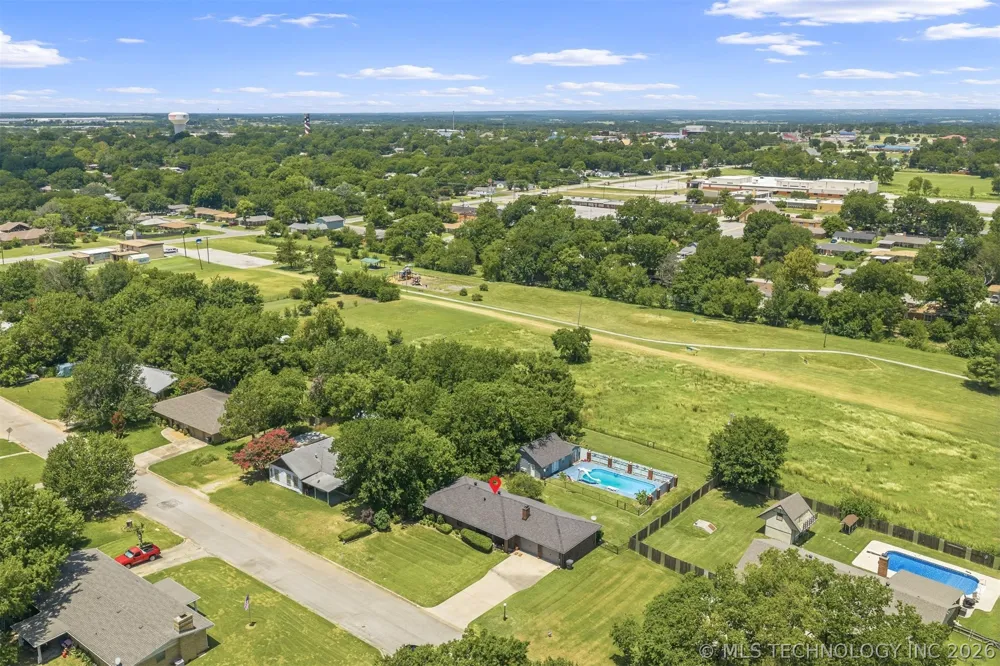 617 Wallace NW Ardmore, OK 73401