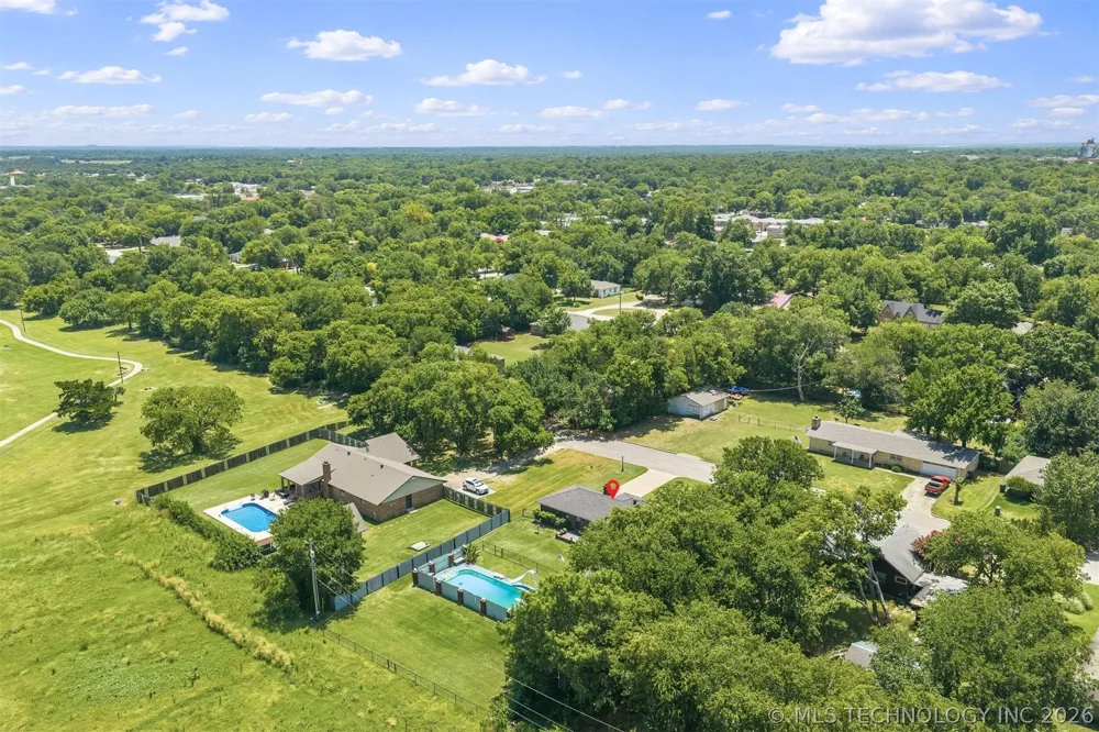 617 Wallace NW Ardmore, OK 73401