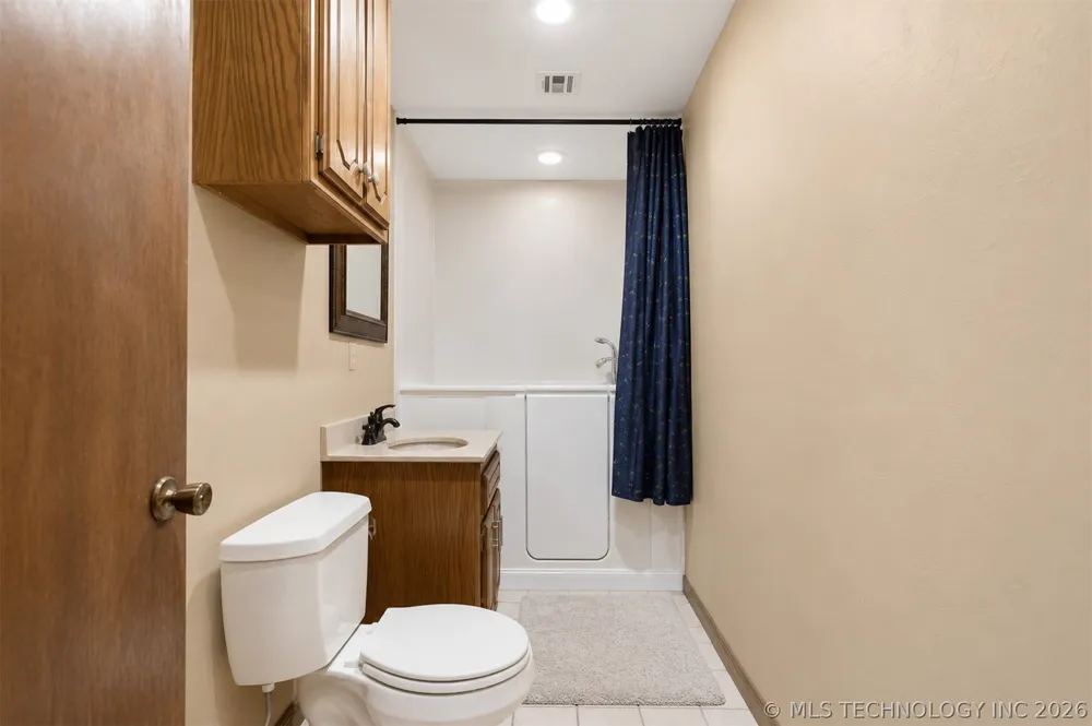 617 Wallace NW Ardmore, OK 73401