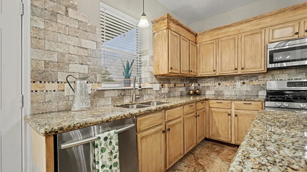 1927 Pinewood Court Baytown, TX 77521