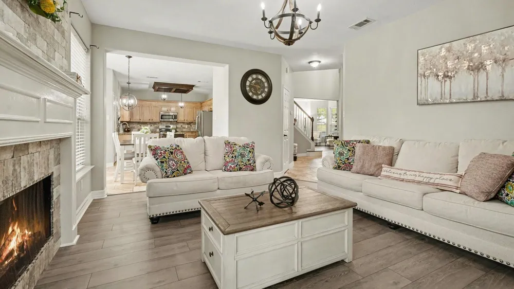 1927 Pinewood Court Baytown, TX 77521