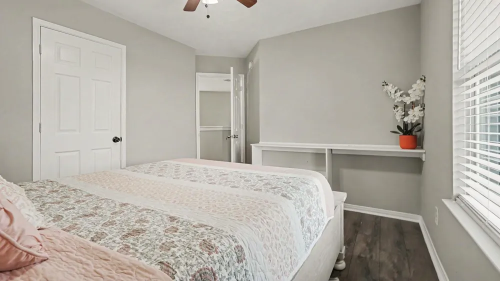 1927 Pinewood Court Baytown, TX 77521