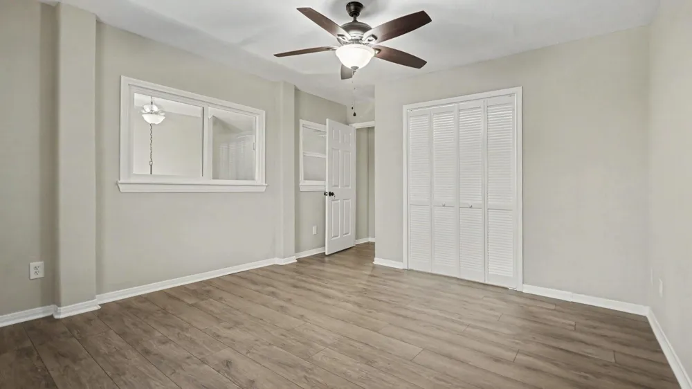 1927 Pinewood Court Baytown, TX 77521