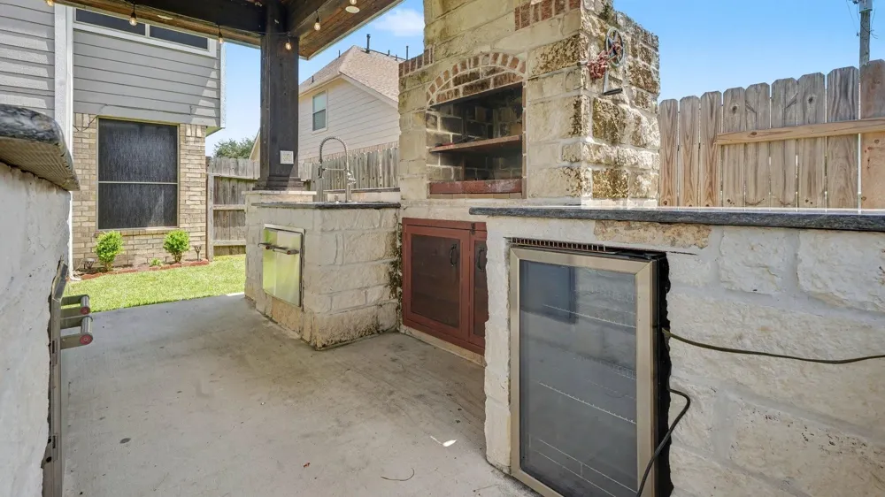 1927 Pinewood Court Baytown, TX 77521