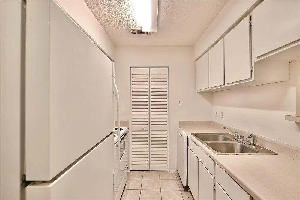 9407 Pagewood Lane Houston, TX 77063