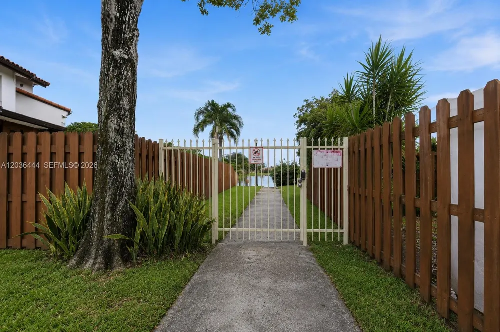 13263 SW 9th Ter Miami, FL 33184
