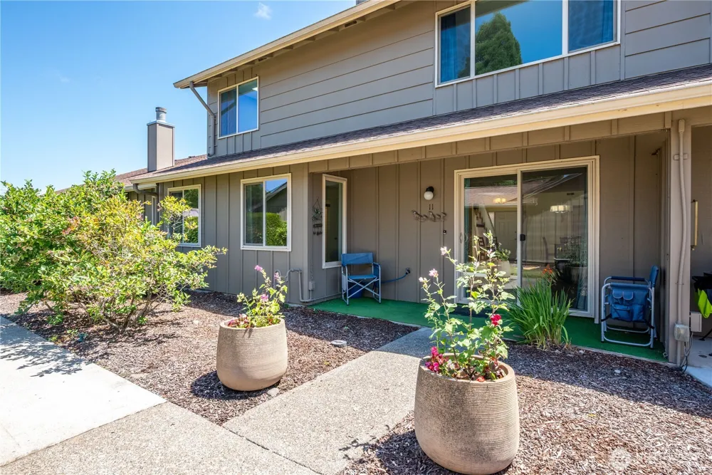575 Peardale Lane #11 Longview, WA 98632