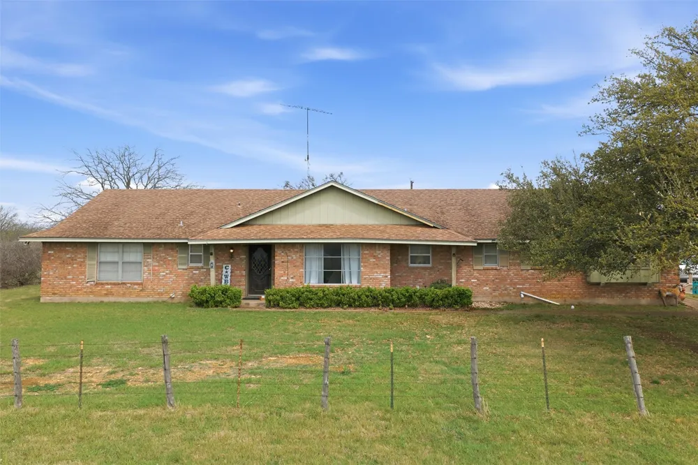 41 Eddy Gatesville Parkway Moody, TX 76557
