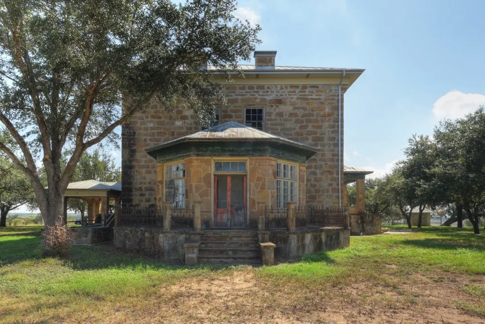 6887 Von Ormy Road San Antonio, TX 78073