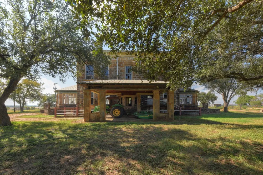 6887 Von Ormy Road San Antonio, TX 78073