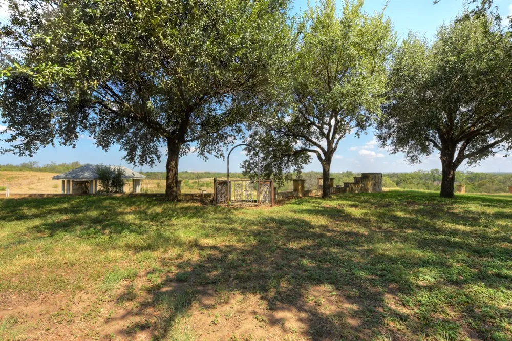 6887 Von Ormy Road San Antonio, TX 78073