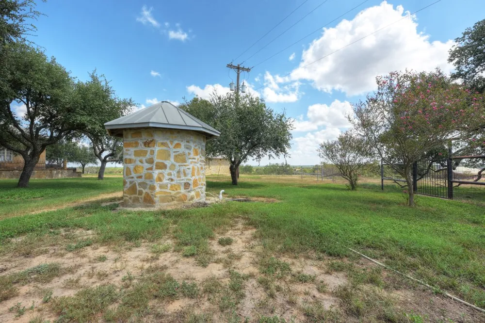 6887 Von Ormy Road San Antonio, TX 78073