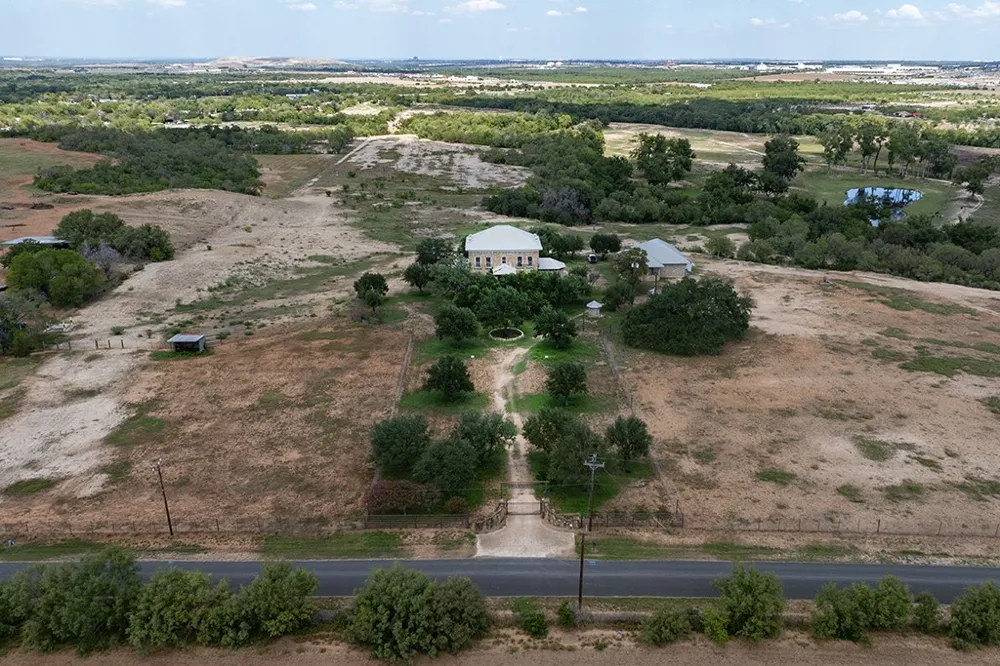 6887 Von Ormy Road San Antonio, TX 78073