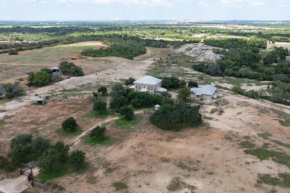 6887 Von Ormy Road San Antonio, TX 78073