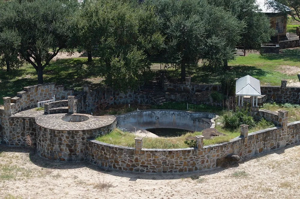 6887 Von Ormy Road San Antonio, TX 78073