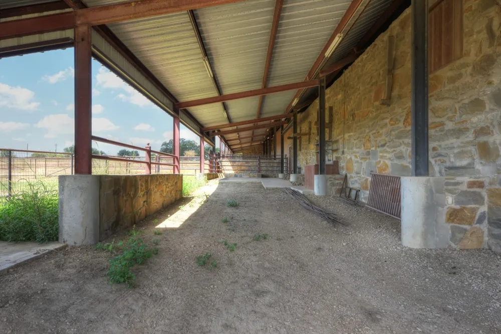 6887 Von Ormy Road San Antonio, TX 78073