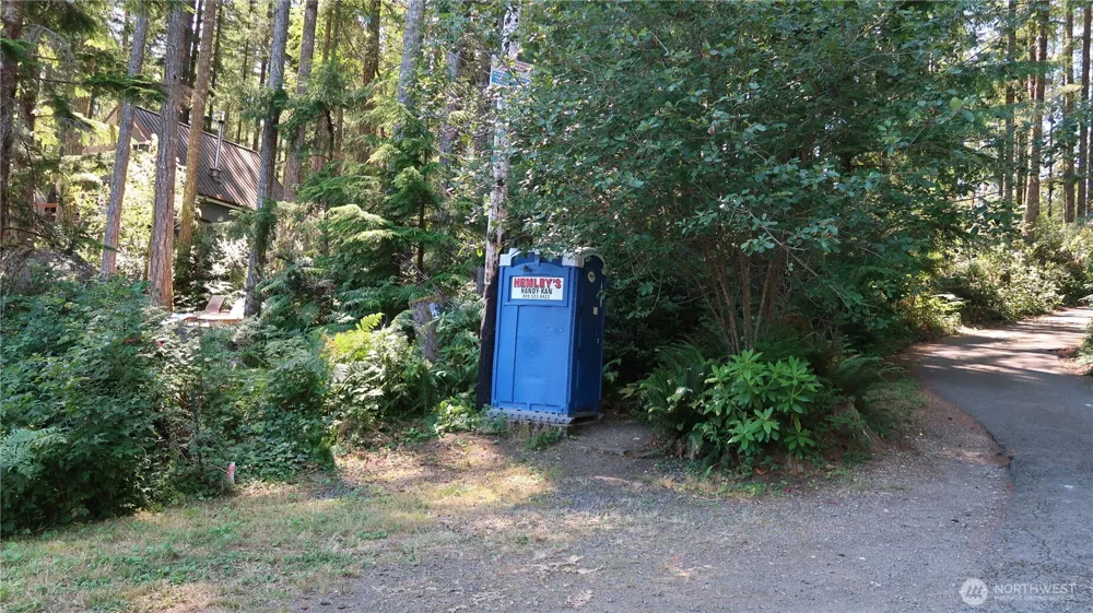 431 NE Collins Lake Dr. Tahuya, WA 98588