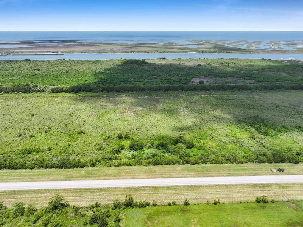 3075 Broadway Port Bolivar, TX 77650