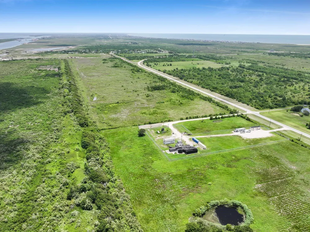 3075 Broadway Port Bolivar, TX 77650