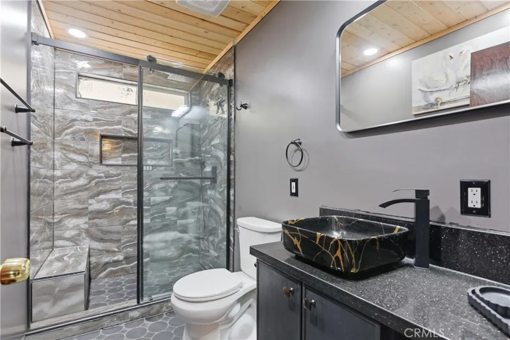 381 B Arvin, CA 93203
