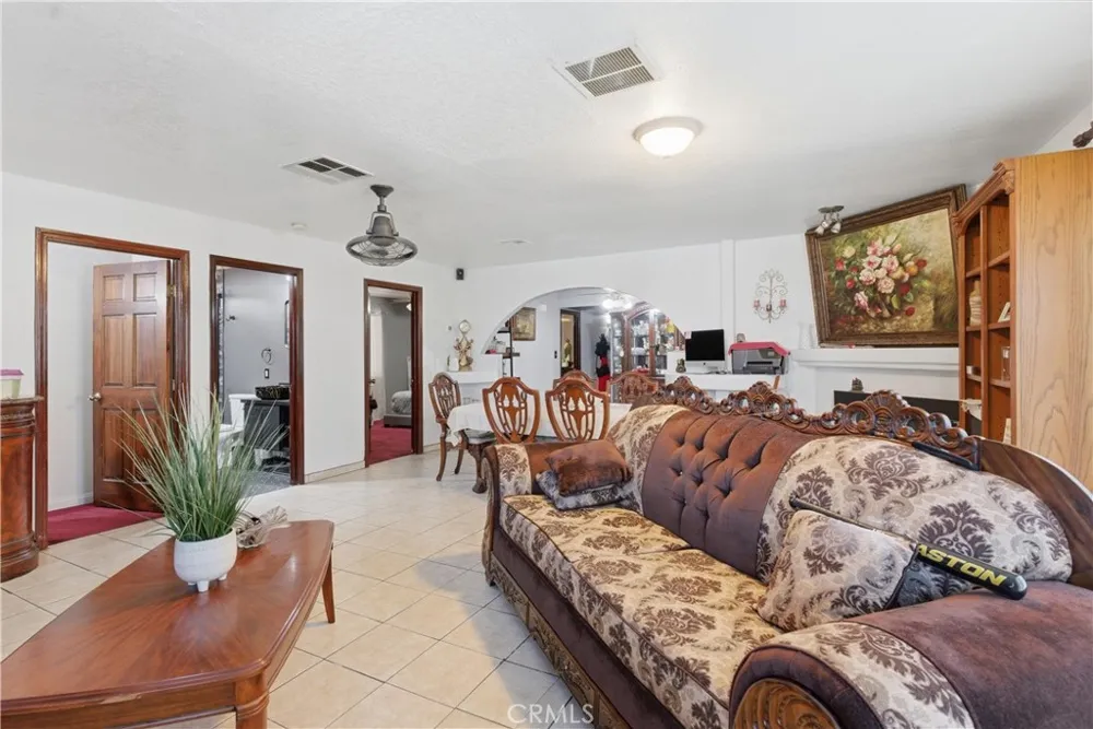 381 B Arvin, CA 93203