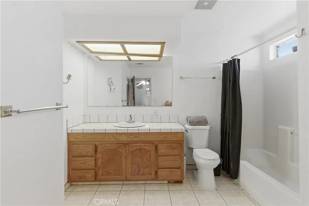 381 B Arvin, CA 93203