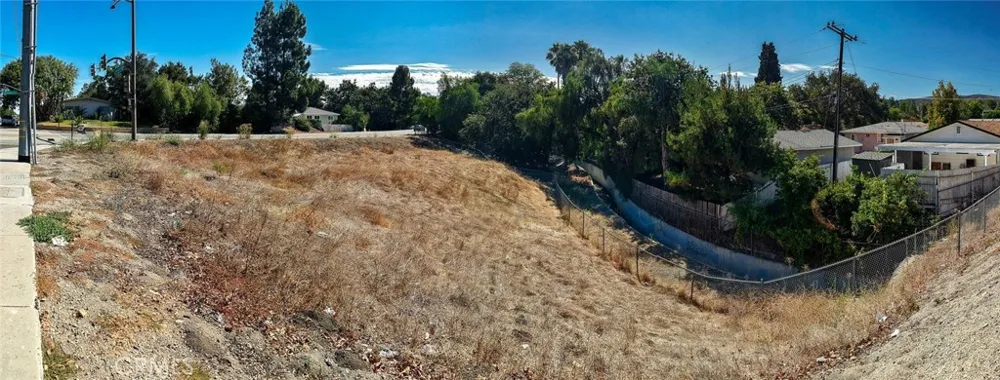 500 E Hillcrest Thousand Oaks, CA 91360