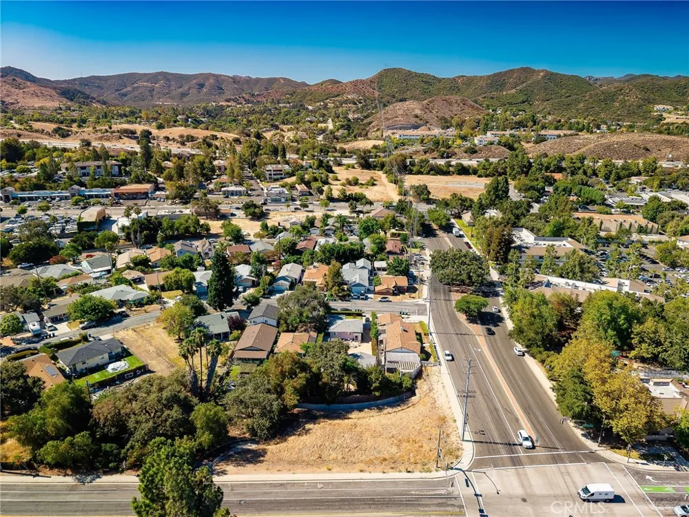 500 E Hillcrest Thousand Oaks, CA 91360