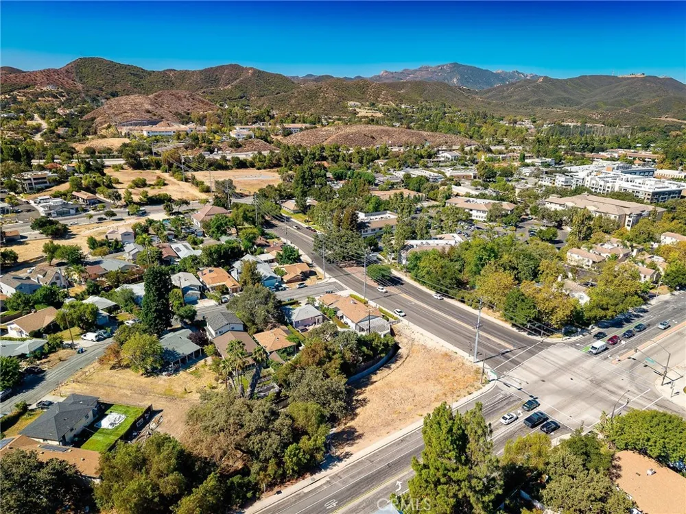 500 E Hillcrest Thousand Oaks, CA 91360