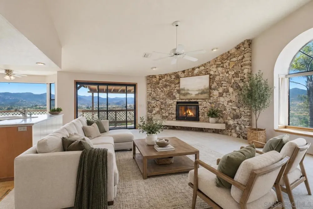 13676 Bear Mountain Way Jamul, CA 91935