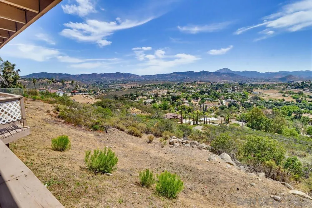 13676 Bear Mountain Way Jamul, CA 91935
