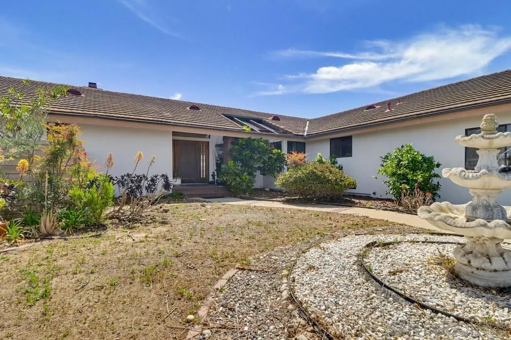 13676 Bear Mountain Way Jamul, CA 91935