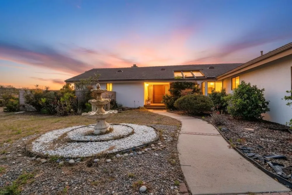 13676 Bear Mountain Way Jamul, CA 91935
