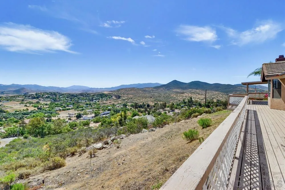 13676 Bear Mountain Way Jamul, CA 91935