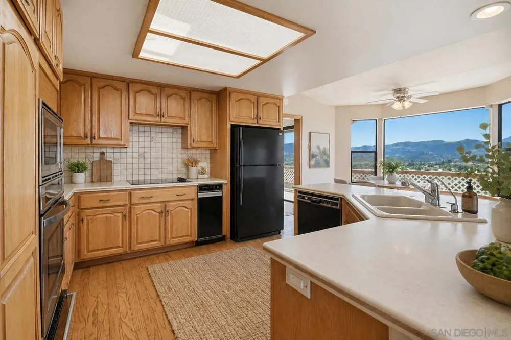 13676 Bear Mountain Way Jamul, CA 91935