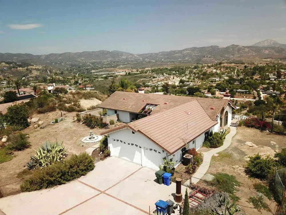 13676 Bear Mountain Way Jamul, CA 91935