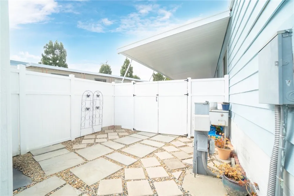 3595 Santa Fe #36 Long Beach, CA 90810