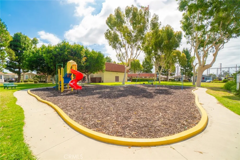 3595 Santa Fe #36 Long Beach, CA 90810