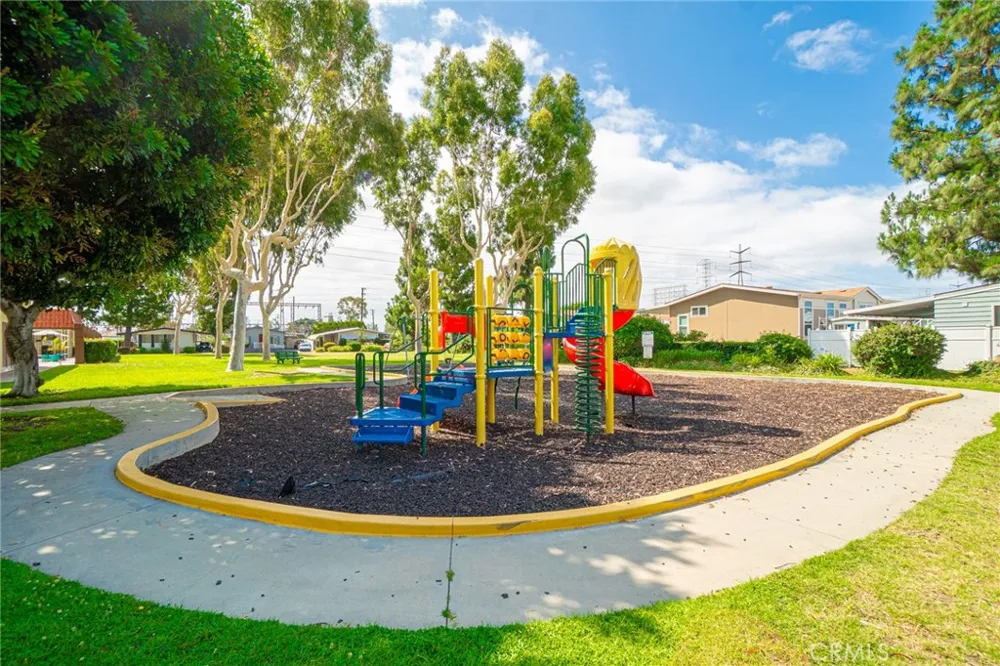 3595 Santa Fe #36 Long Beach, CA 90810