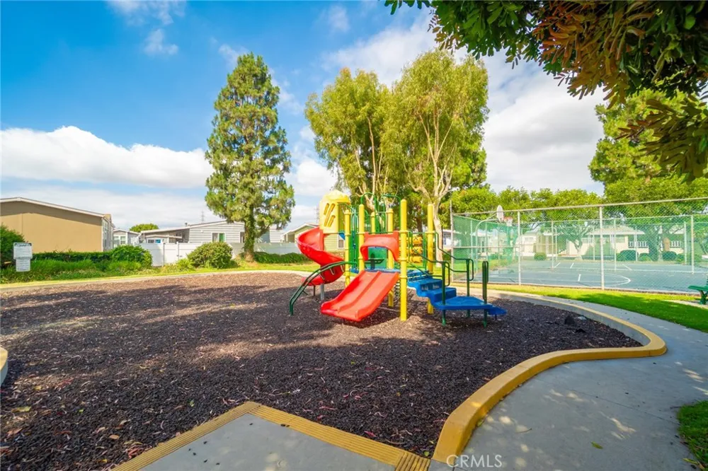 3595 Santa Fe #36 Long Beach, CA 90810